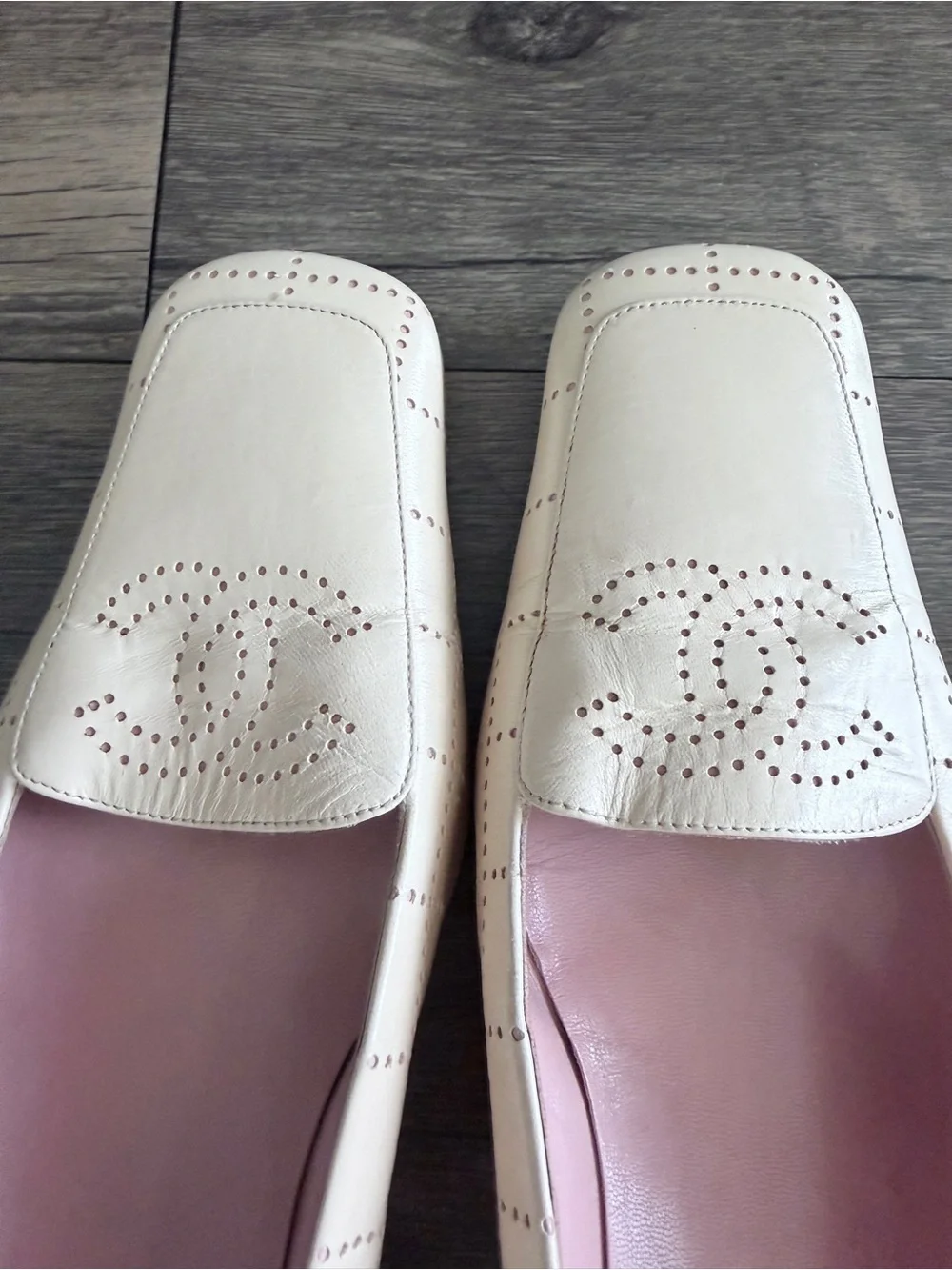CHANEL Cream Leather Perforated CC Ballet Flats